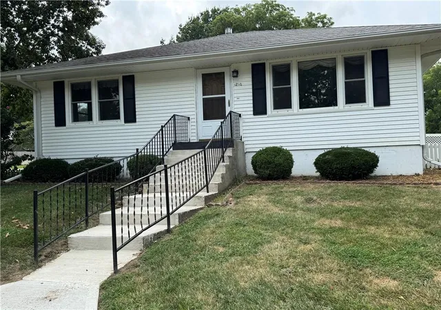 2nd image of 1210 Lipper Ave, Higginsville, MO 64037 | MLS# 2634455