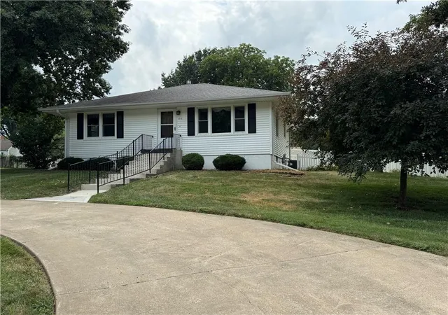 3rd image of 1210 Lipper Ave, Higginsville, MO 64037 | MLS# 2634455