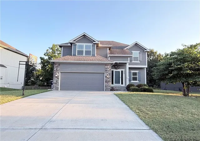 Photo 1 of Single family home for sale at 4303 Ne 85th Terrace, Kansas City, MO 64156 | MLS# 2634457 | Listing updated on 2026-10-07