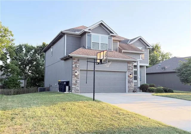 Photo 2 of Single family home for sale at 4303 Ne 85th Terrace, Kansas City, MO 64156 | MLS# 2634457 | Listing updated on 2026-10-07