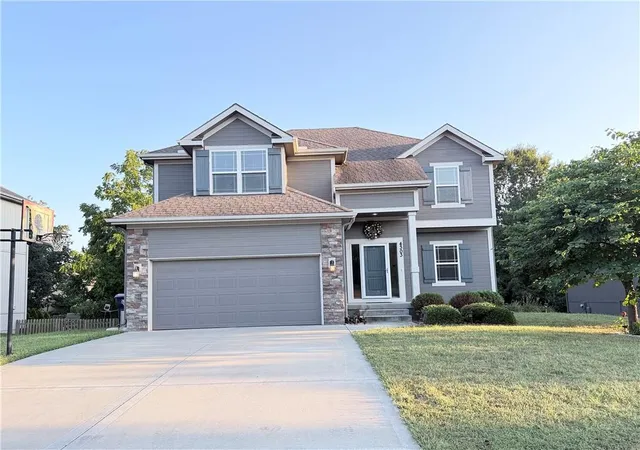 Photo 3 of Single family home for sale at 4303 Ne 85th Terrace, Kansas City, MO 64156 | MLS# 2634457 | Listing updated on 2026-10-07