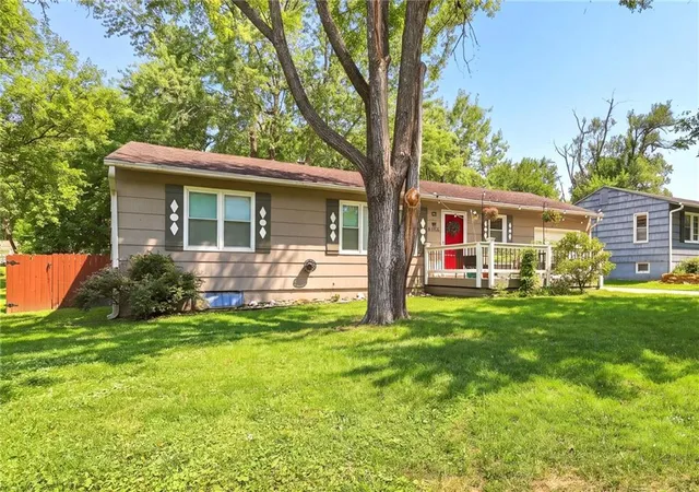 Photo 2 of Single family home for sale at 7306 Dearborn St, Overland Park, KS 66204 | MLS# 2634460 | Listing updated on 2026-10-01