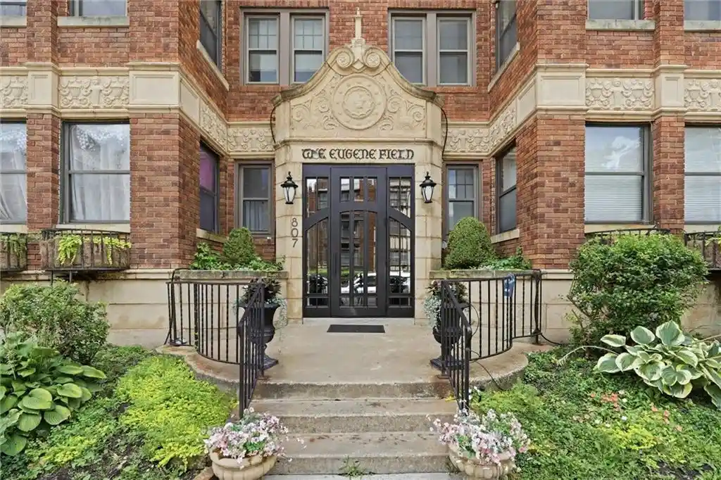 Listing Photo 1 - Condo for sale in 807 W 48Th St located at 807 W 48Th St, Kansas, MO 64112 - Unit #602