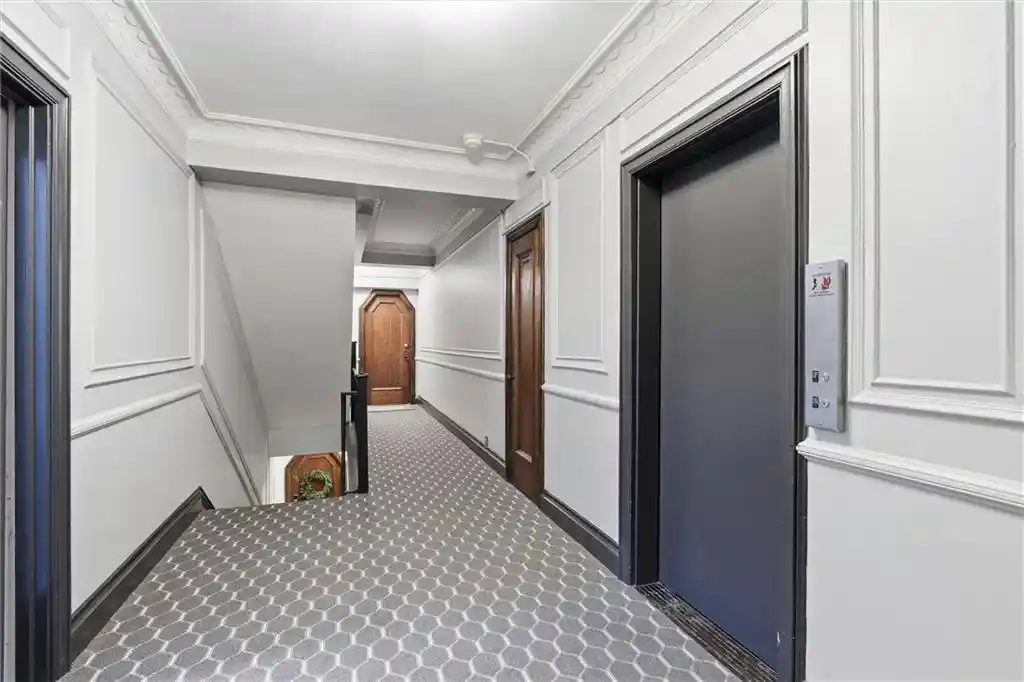 Listing Photo 23 - Condo for sale in 807 W 48Th St located at 807 W 48Th St, Kansas, MO 64112 - Unit #602
