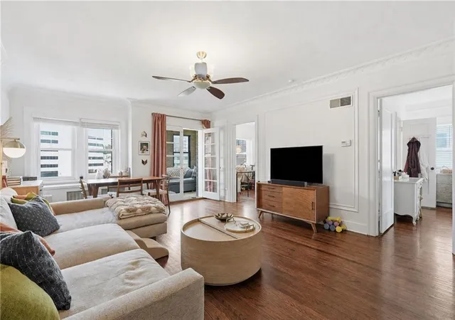 Photo 3 of Condo for sale at 807 W 48th Street #602, Kansas City, MO 64112 | MLS# 2634466 | Listing updated on 2026-08-04
