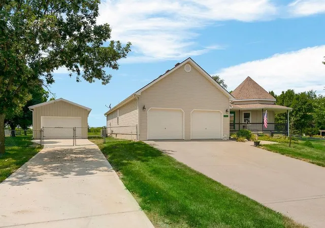 3rd image of 7368 Sw Karen Rd, Trimble, MO 64492 | MLS# 2634471