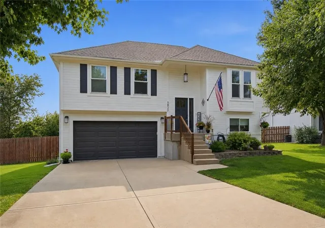 1st image of 5827 Meadowsweet Ln, Shawnee, KS 66226 | MLS# 2634472
