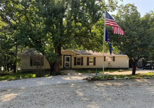 1st image of 25 El Dorado Ln, Linn Valley, KS 66040 | MLS# 2634474