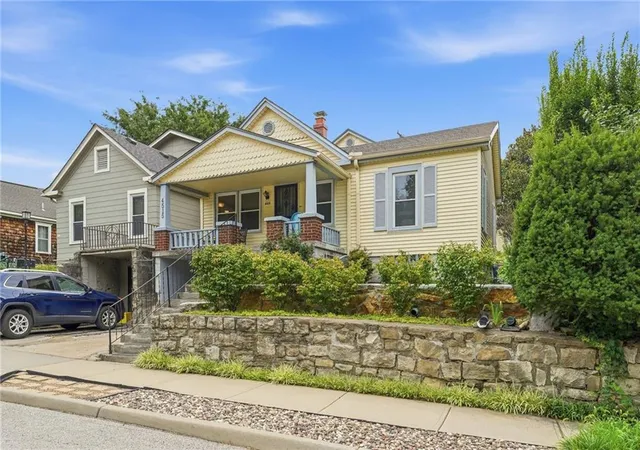 Photo 2 of Single family home for sale at 4515 Cambridge St, Kansas City, KS 66103 | MLS# 2634484 | Listing updated on 2026-09-20