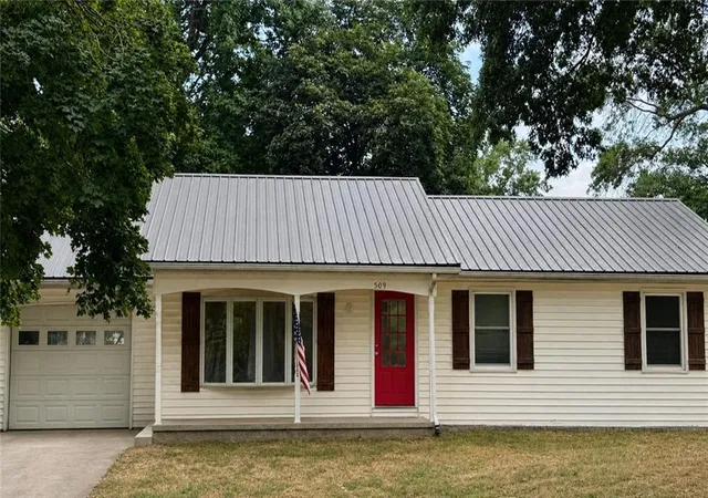 1st image of 509 W 32nd St, Higginsville, MO 64037 | MLS# 2634498