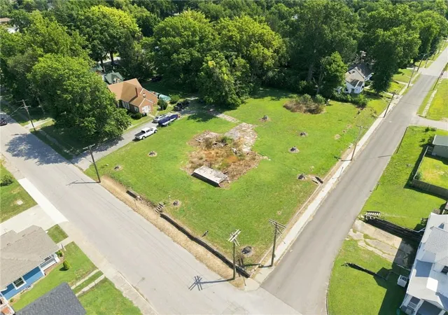 Photo 1 of Land for sale at 404 N Main St, Carrollton, MO 64633 | MLS# 2634502 | Listing updated on 2026-08-10