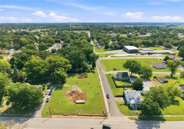 Photo 5 of Land for sale at 404 N Main St, Carrollton, MO 64633 | MLS# 2634502 | Listing updated on 2026-08-10