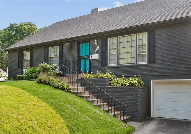 Photo 3 of Single family home for sale at 4835 NE Sherwood Dr, Kansas City, MO 64119 | MLS# 2634503 | Listing updated on 2026-08-25
