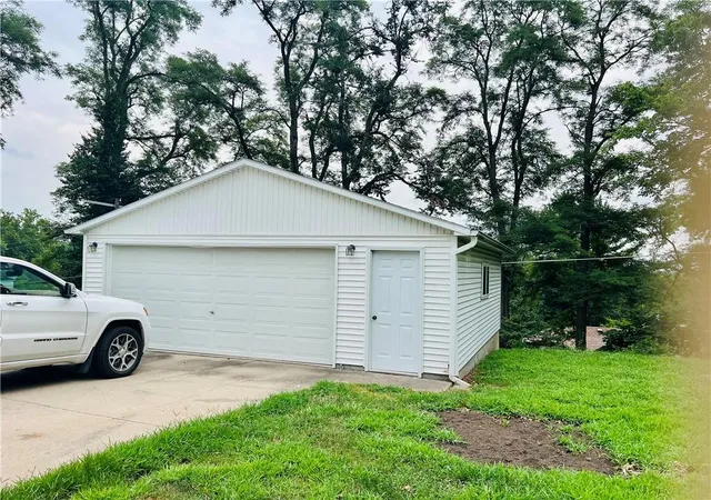 35th image of 1913 Lovers Ln, Saint Joseph, MO 64505 | MLS# 2634504