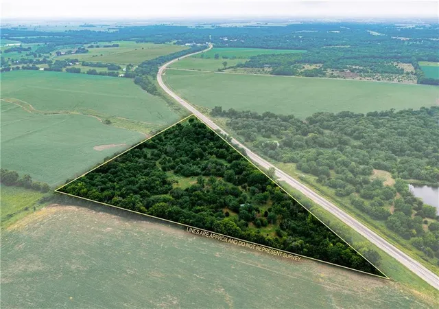 1st image of 781/789 Old Us 50 Hwy, Williamsburg, KS 66095 | MLS# 2634506