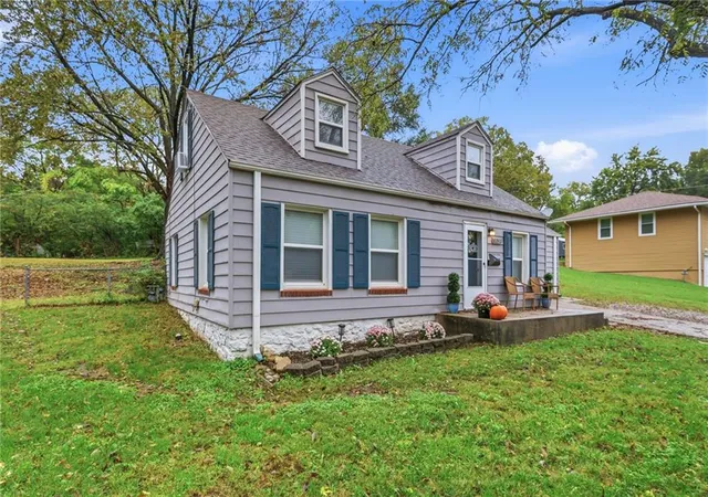 Photo 2 of Single family home for sale at 9028 Mcgee St, Kansas City, MO 64114 | MLS# 2634507 | Listing updated on 2026-10-19