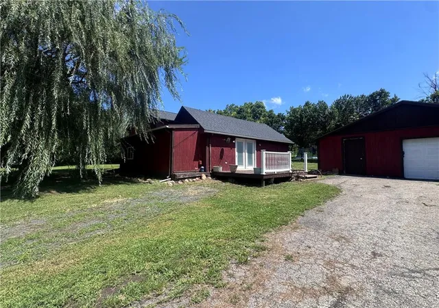 1st image of 909 Linn St, Valley Falls, KS 66088 | MLS# 2634509