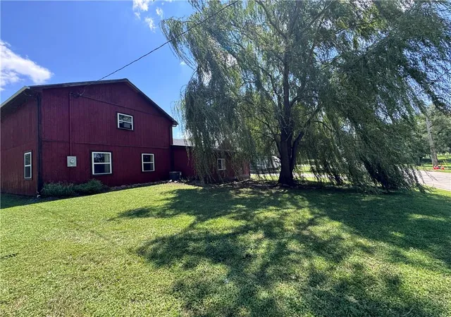 44th image of 909 Linn St, Valley Falls, KS 66088 | MLS# 2634509