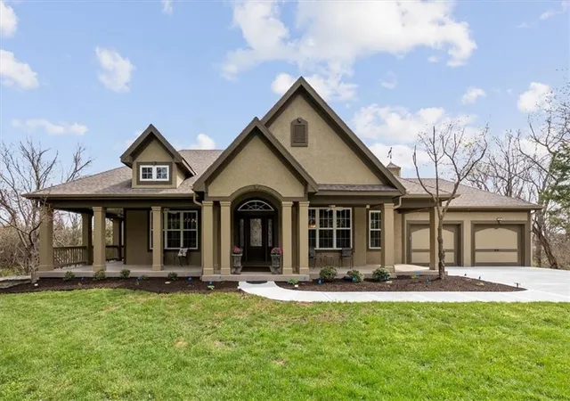 1st image of 9885 Edgerton Rd, De Soto, KS 66018 | MLS# 2634513
