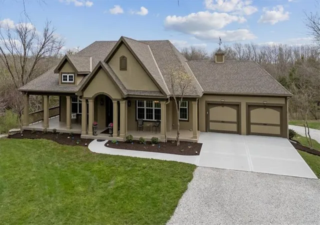 2nd image of 9885 Edgerton Rd, De Soto, KS 66018 | MLS# 2634513