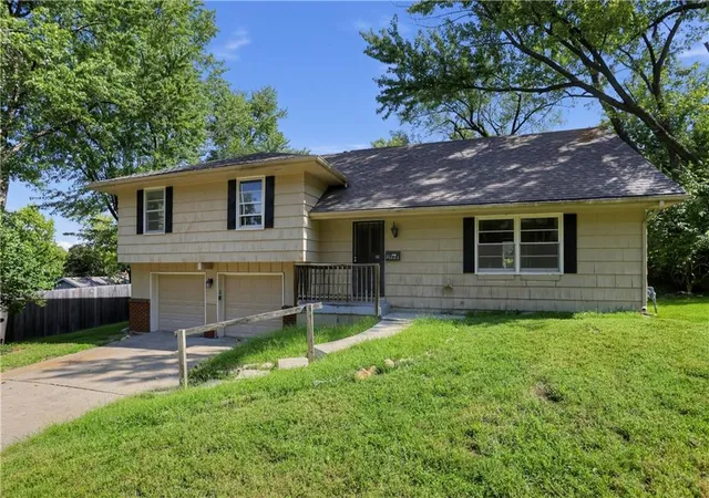 Photo 2 of Single family home for sale at 11203 N Monroe Ct, Kansas City, MO 64137 | MLS# 2634519 | Listing updated on 2026-09-18