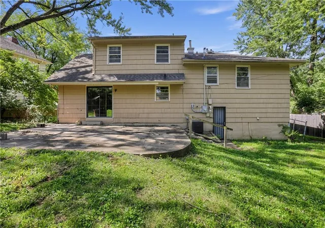 Photo 3 of Single family home for sale at 11203 N Monroe Ct, Kansas City, MO 64137 | MLS# 2634519 | Listing updated on 2026-09-18
