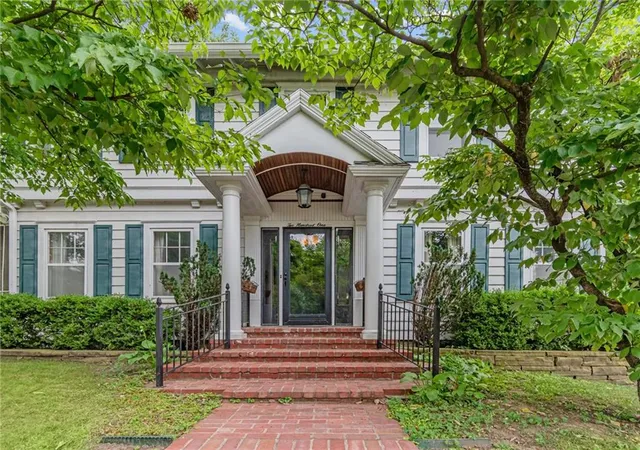Photo 1 of Single family home for sale at 201 W 1st Street, Carrollton, MO 64633 | MLS# 2634523 | Listing updated on 2026-08-14