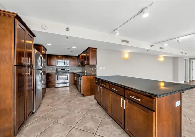1st image of 600 E Admiral #602 Blvd #602, Kansas City, MO 64106 | MLS# 2634535