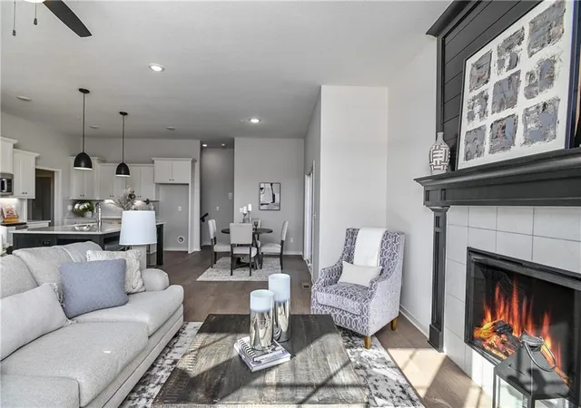 2nd image of 145 S Diane Dr, Olathe, KS 66061 | MLS# 2634537