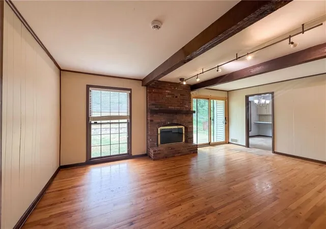 Photo 3 of Single family home for sale at 6916 N Overland Dr, Kansas City, MO 64151 | MLS# 2634544 | Listing updated on 2026-10-01