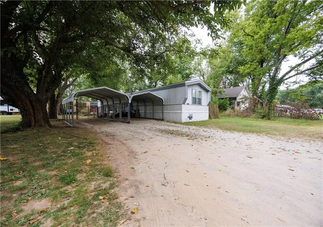 2nd image of 205 W Olive St, Tyro, KS 67364 | MLS# 2634547