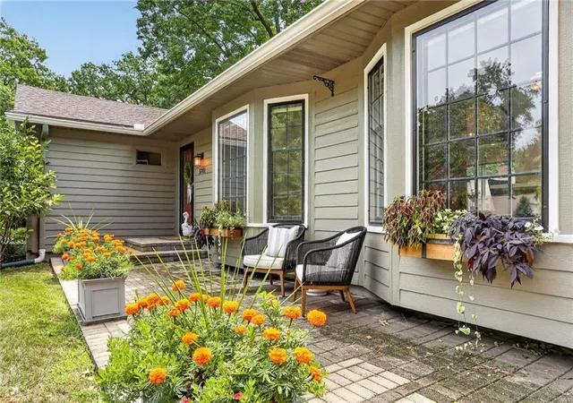 3rd image of 5701 W 84Th Ter, Overland Park, KS 66207 | MLS# 2634552
