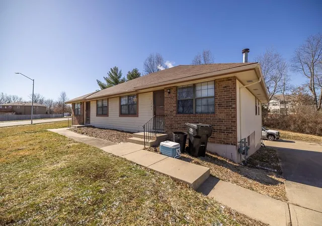 2nd image of 1700 & 1702 S Swope Dr, Independence, MO 64057 | MLS# 2634553