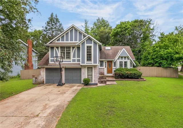 Photo 1 of Sale Pending at 8216 Nw Delta Dr, Kansas City, MO 64151 | MLS# 2634557 | Listing updated on 2026-08-17