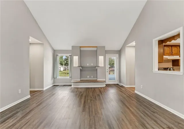 Photo 4 of Single family home for sale at 305 E Elm St, Polo, MO 64671 | MLS# 2634559 | Listing updated on 2026-10-03