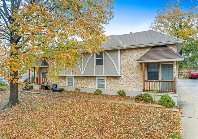 1st image of 2825 Tepee Ave, Independence, MO 64057 | MLS# 2634571
