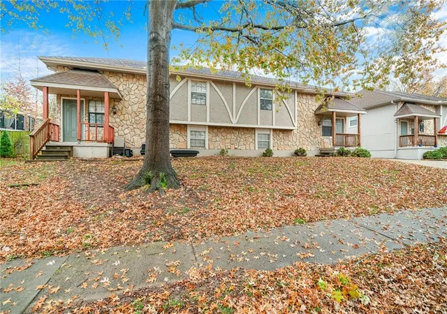 Photo 3 of Multi family home for sale at 2825 Tepee Ave, Independence, MO 64057 | MLS# 2634571 | Listing updated on 2026-08-23