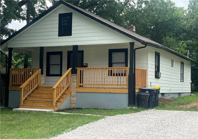 Single family home for sale at 8320 Wabash Ave, Kansas City, MO 64132 | MLS# 2634580
