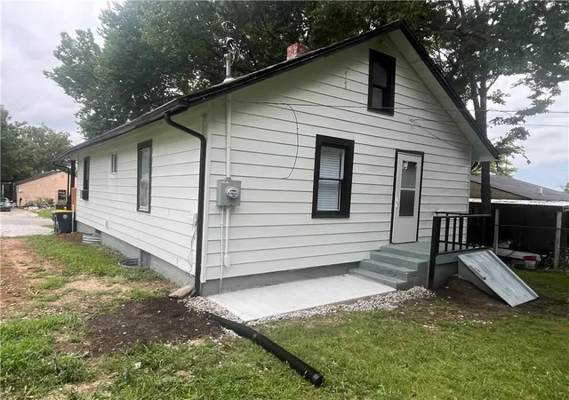 Photo 2 of Single family home for sale at 8320 Wabash Ave, Kansas City, MO 64132 | MLS# 2634580 | Listing updated on 2026-09-03