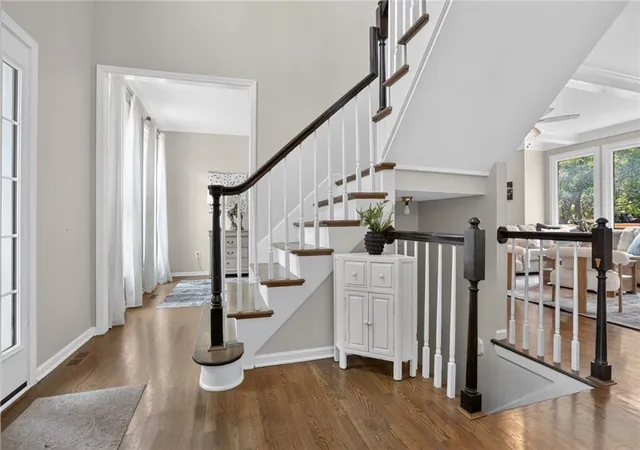 2nd image of 12308 Rosewood St, Leawood, KS 66209 | MLS# 2634582