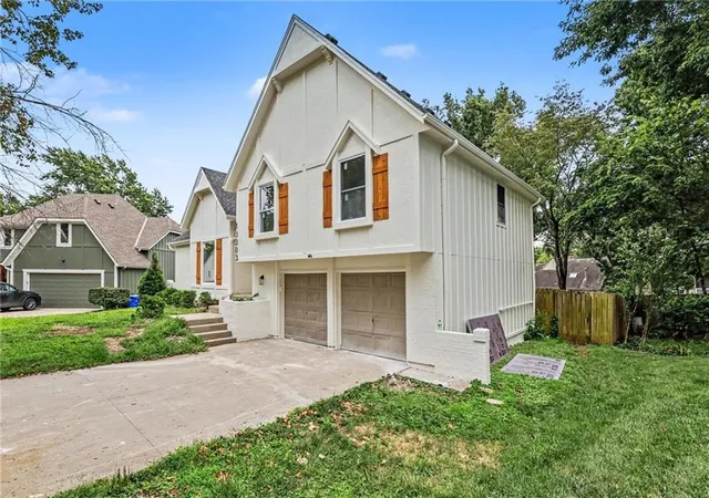 2nd image of 13303 W 105th St, Lenexa, KS 66215 | MLS# 2634586