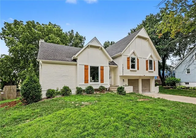 3rd image of 13303 W 105Th St, Lenexa, KS 66215 | MLS# 2634586