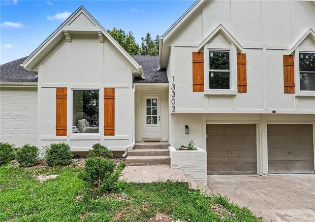 4th image of 13303 W 105Th St, Lenexa, KS 66215 | MLS# 2634586