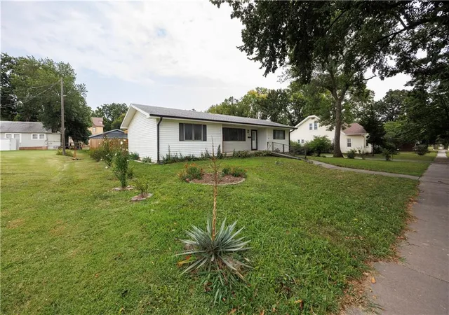 Photo 3 of Sale Pending at 324 N 8th Street, Fredonia, KS 66736 | MLS# 2634592 | Listing updated on 2026-09-08