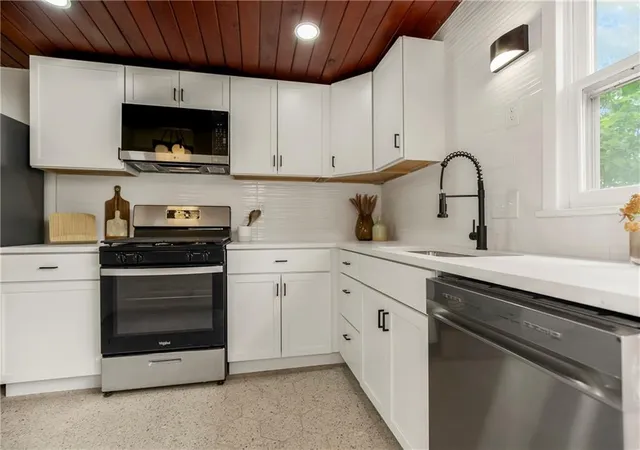 Photo 3 of Sale Pending at 11120 E 35th Terrace, Independence, MO 64052 | MLS# 2634593 | Listing updated on 2026-09-06
