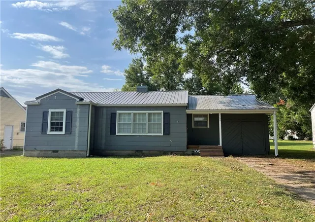 1st image of 3102 Faye Ave, Parsons, KS 67357 | MLS# 2634594