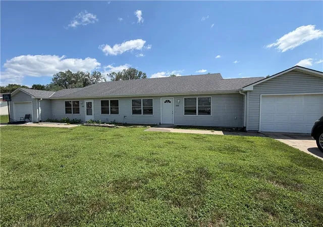 1st image of 1204/1206 Vermont St, Elwood, KS 66024 | MLS# 2634595