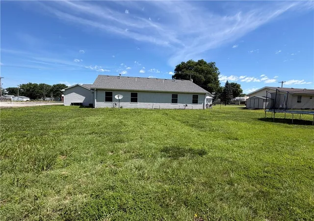 2nd image of 1204/1206 Vermont St, Elwood, KS 66024 | MLS# 2634595