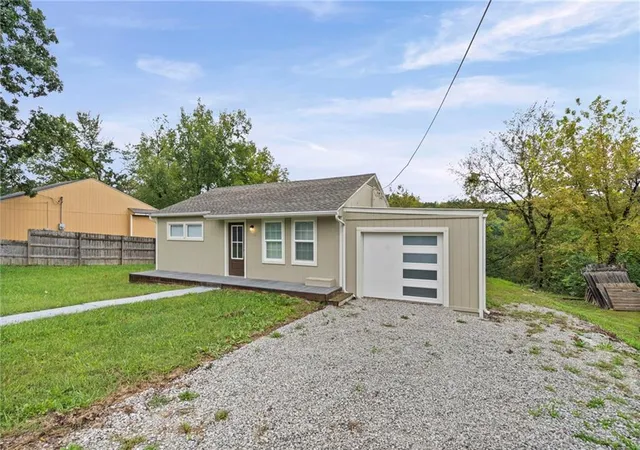 Photo 2 of Single family home for sale at 9122 Askew Ave, Kansas City, MO 64132 | MLS# 2634601 | Listing updated on 2026-10-05
