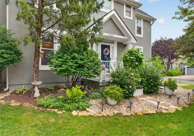 1st image of 12424 Long St, Overland Park, KS 66213 | MLS# 2634602
